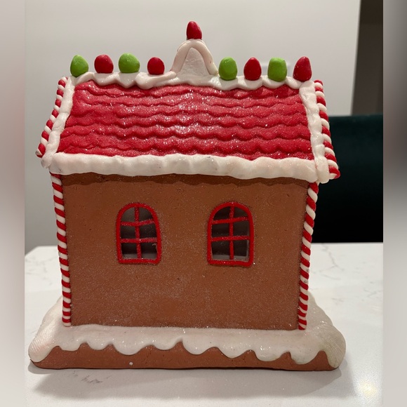 Lit Gingerbread Village Gingerbread Station by
Valerie - Picture 6 of 15